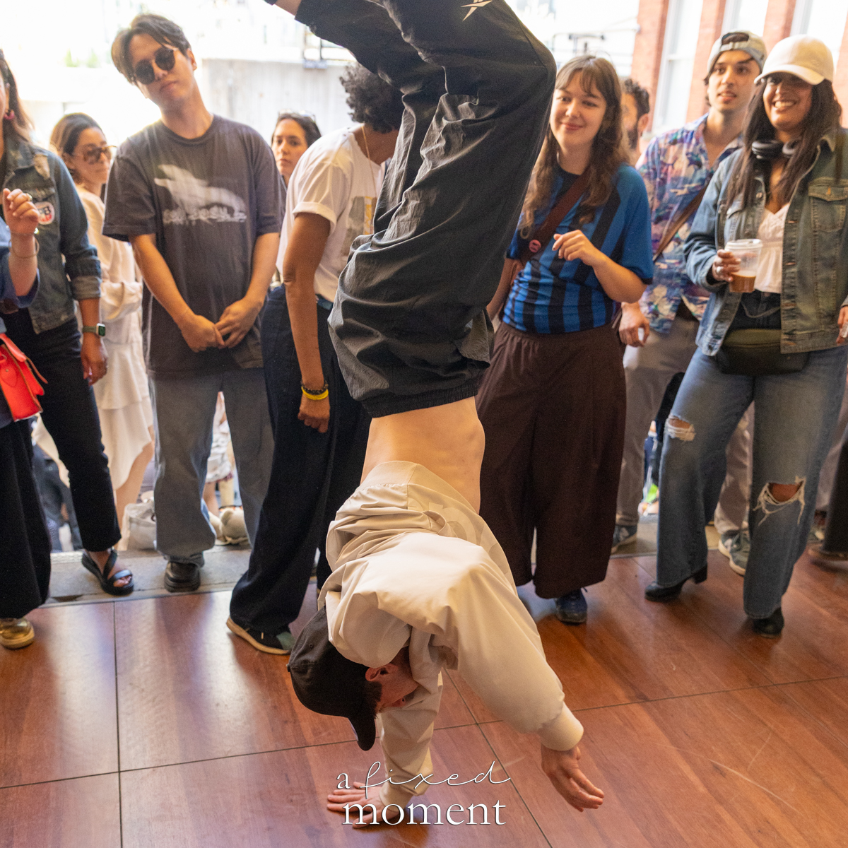 Breakdancer handstand