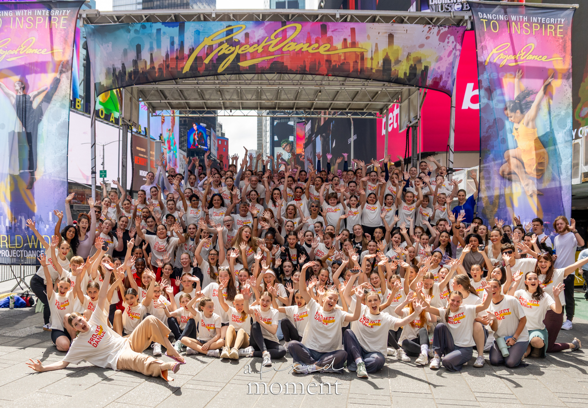 Project Dance group photo with participants
