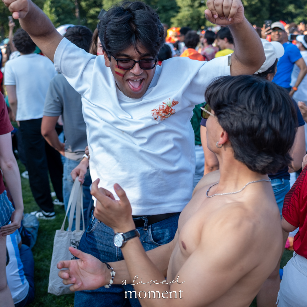 Spain supporters celebrating together after the goal in Central Park