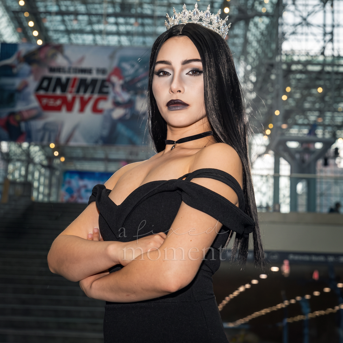 @aleyainplay poses in Queen x Jester cosplay during Anime NYC 2026