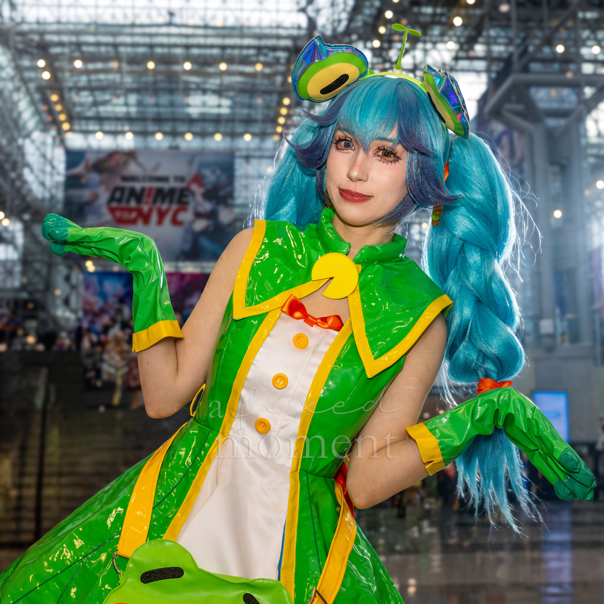 @hiyocoz poses as Rain Shepard during Anime NYC 2026