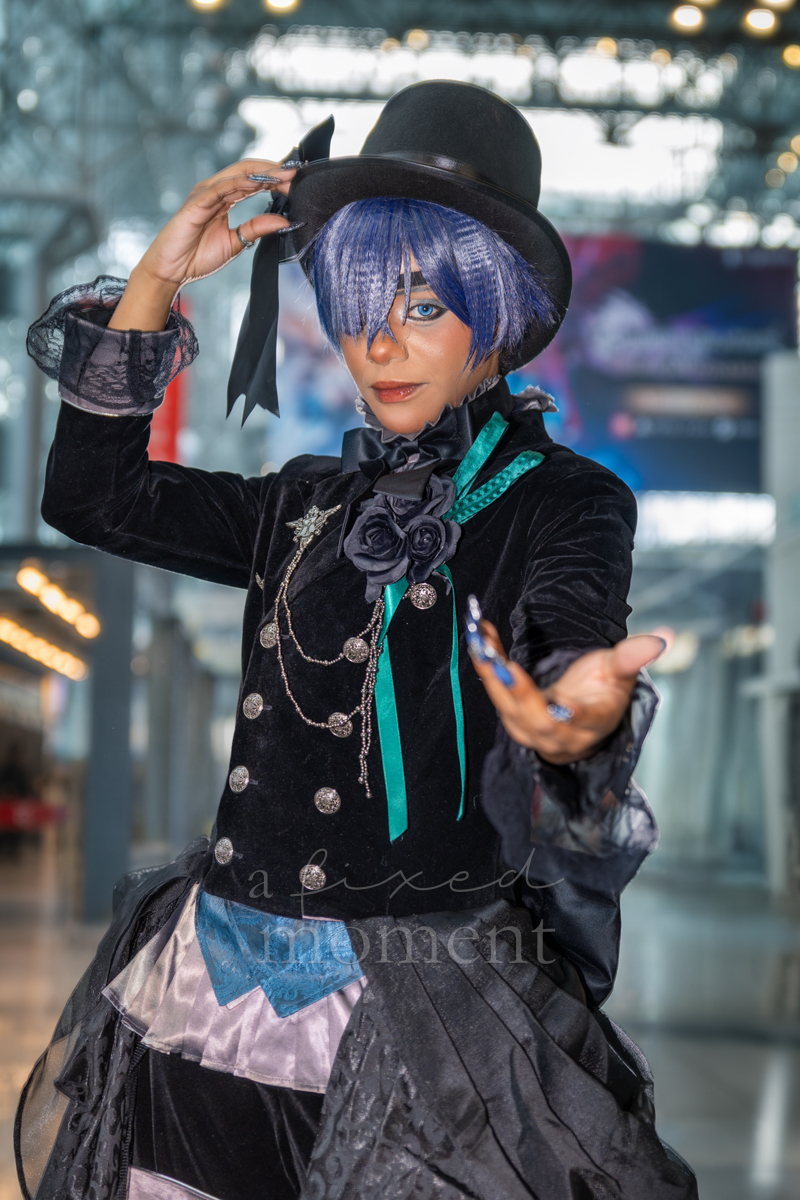 @l0vef3st poses as Ciel Phantomhive during Anime NYC 2026