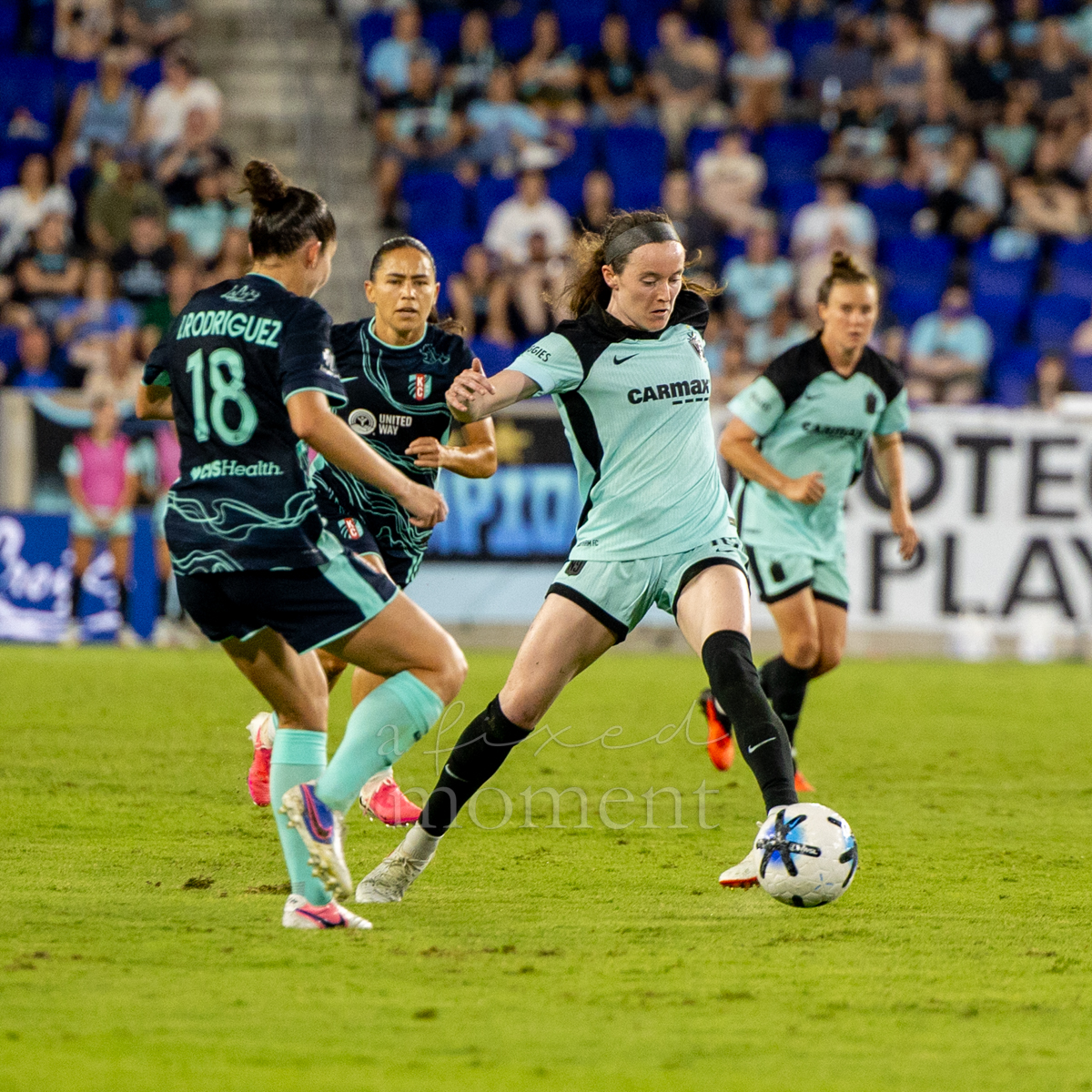 Rose Lavelle dribbles for Gotham FC during the match against Kansas City Current