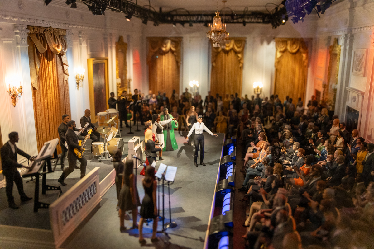 Miniature recreation of a performance in the White House East Room